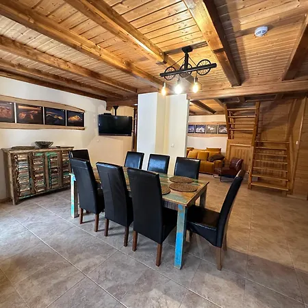 Przystanek Beskidy بيت للعطل برينا