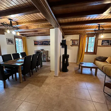 Przystanek Beskidy بيت للعطل *